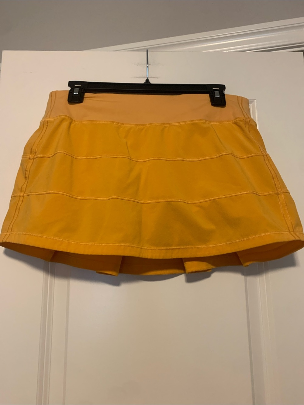 lululemon athletica Pace Rival Skort, Sz 8
Mango Dream, Good Condition